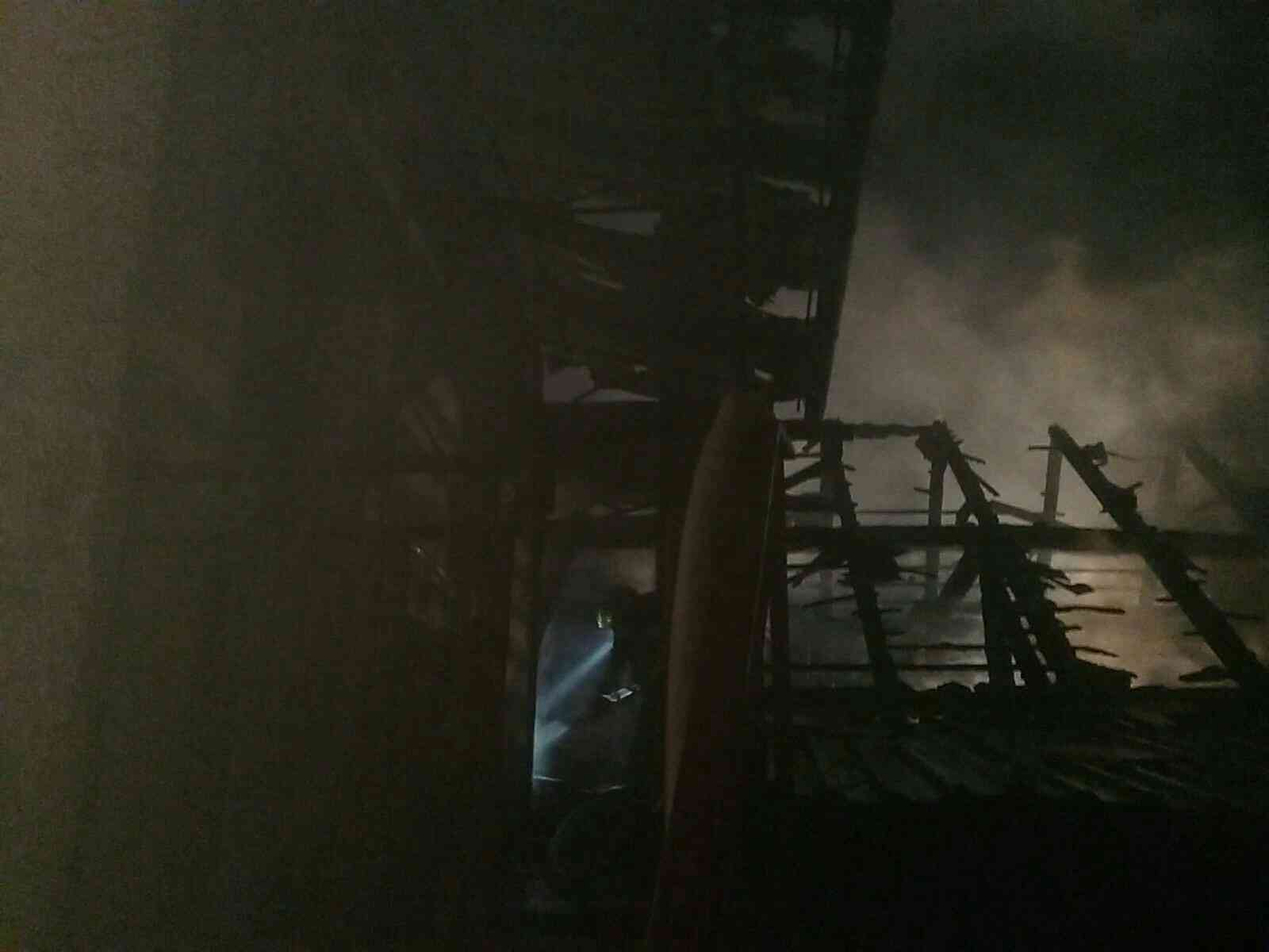 01 - Požiar strechy budovy v Turni nad Bodvou, okres Košice-okolie