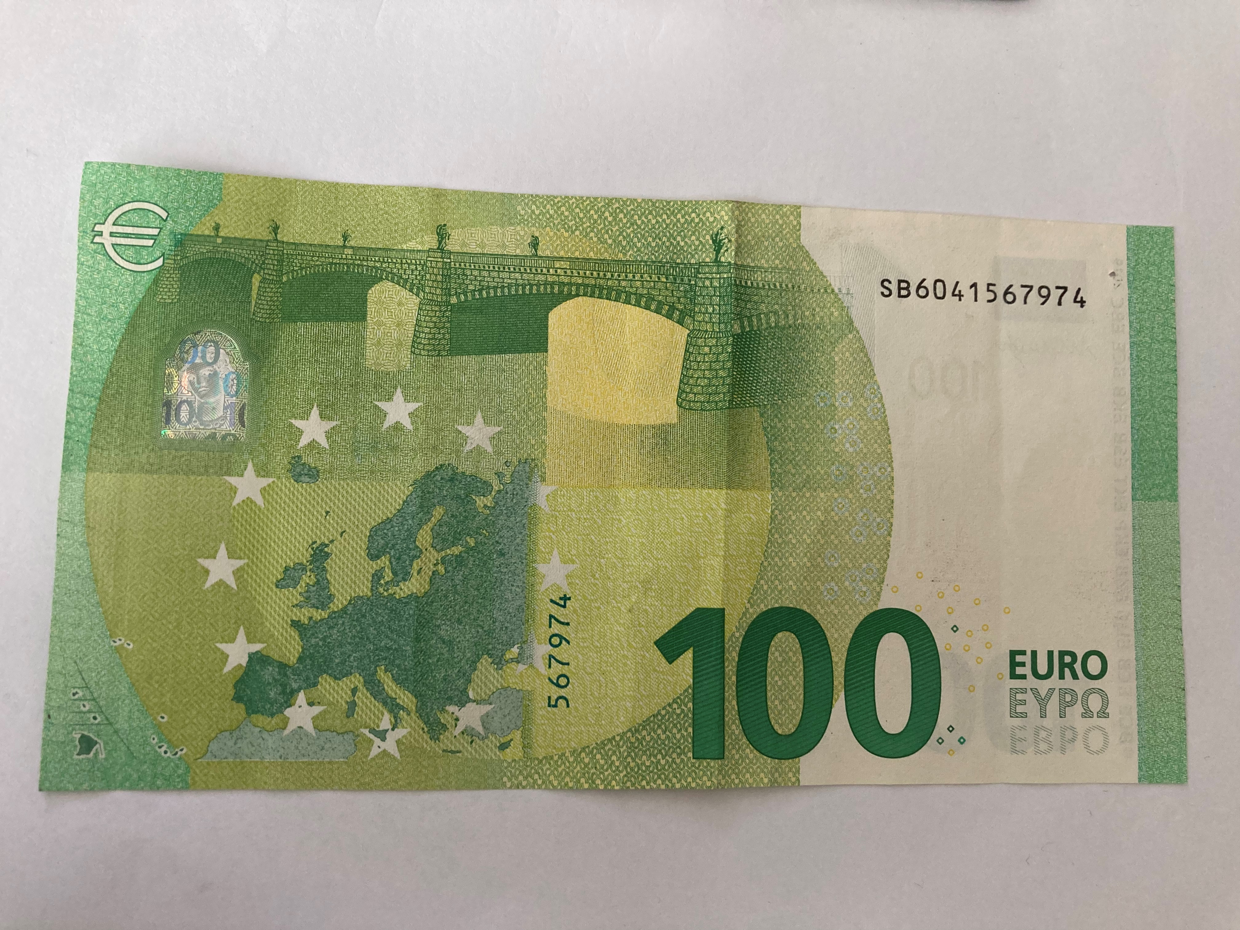 bankovka 100 EUR